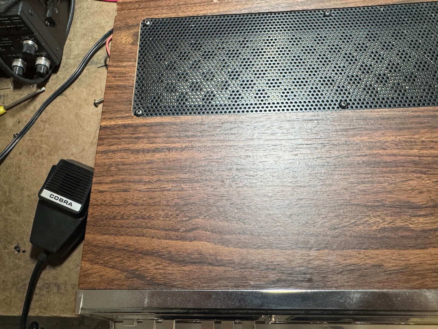 Cobra 2000GTL with Matching Speaker