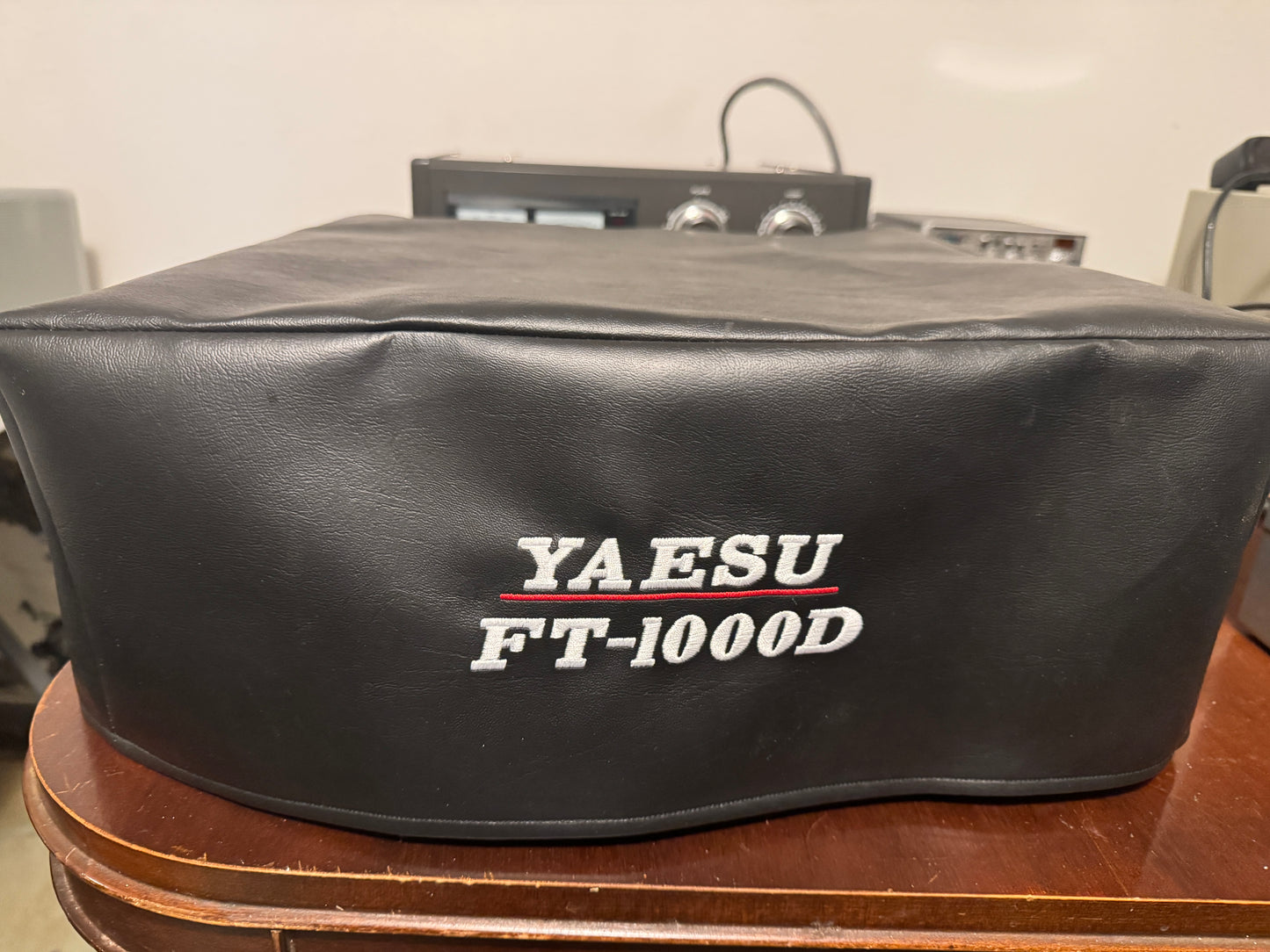 Yaesu FT-1000D and MD-1 Microphone