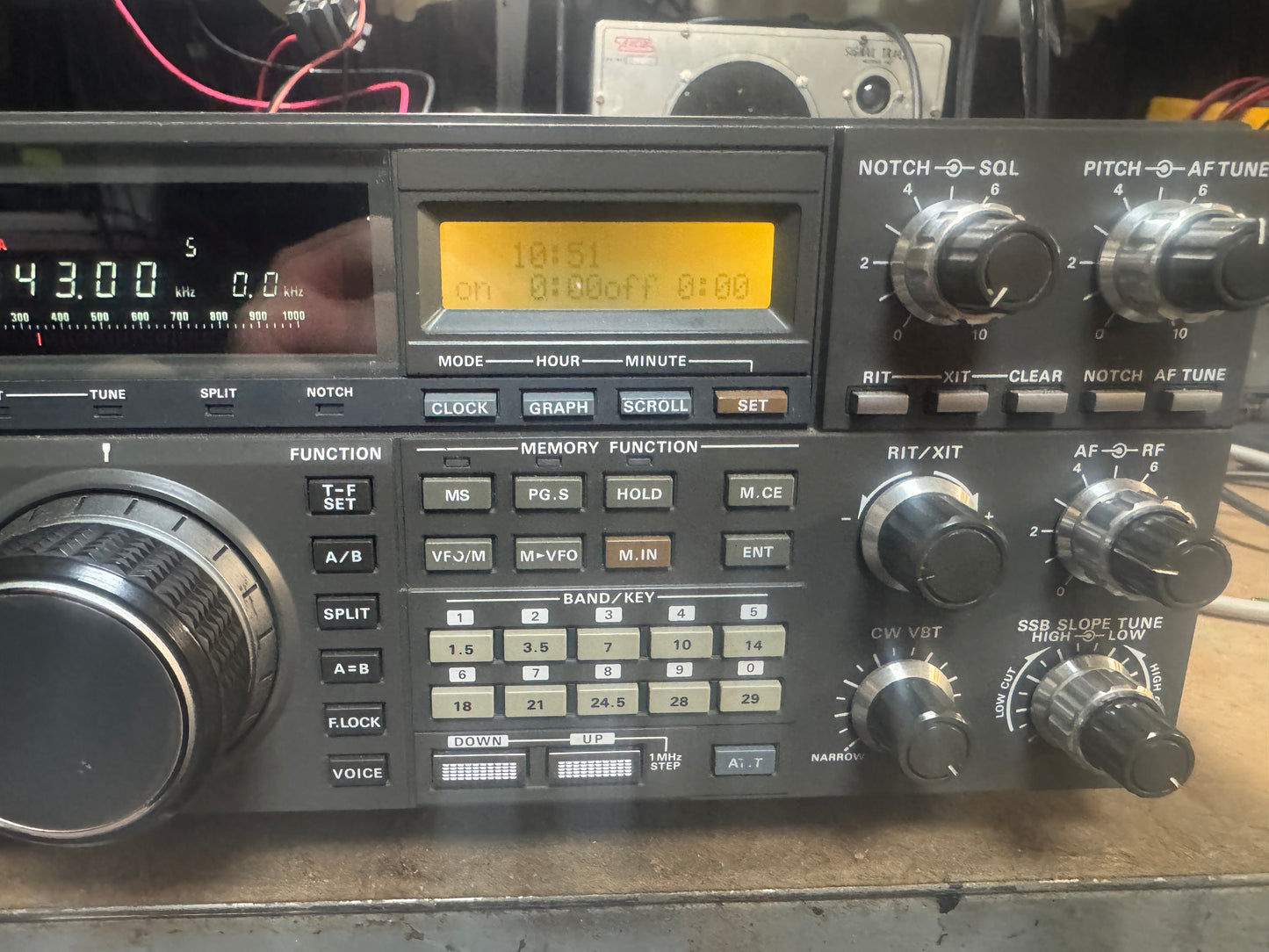 Kenwood TS-940SAT and Heil HM-10 Microphone