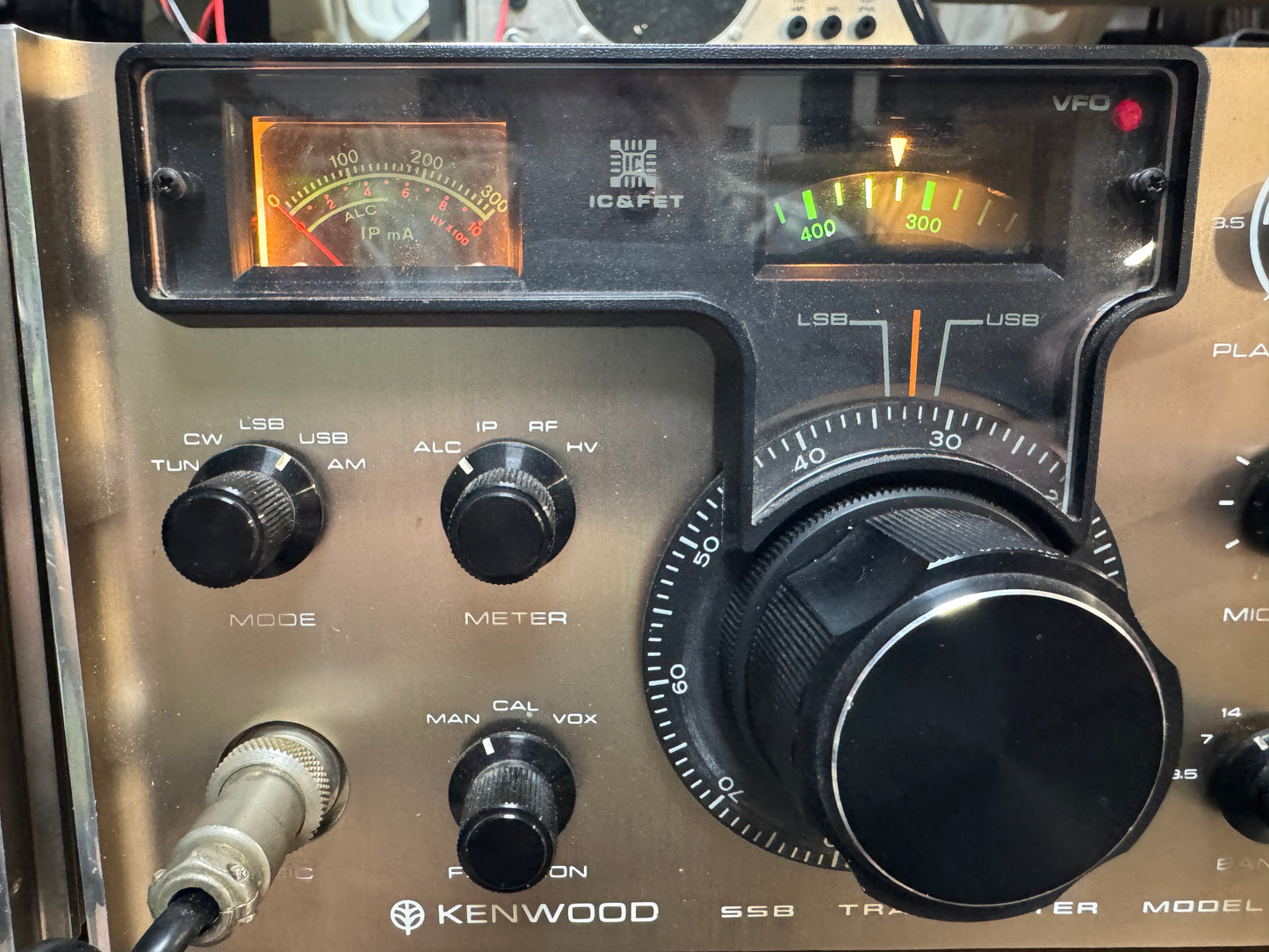 Kenwood Twins D-Series with Matching Speaker and MC-50 Microphone