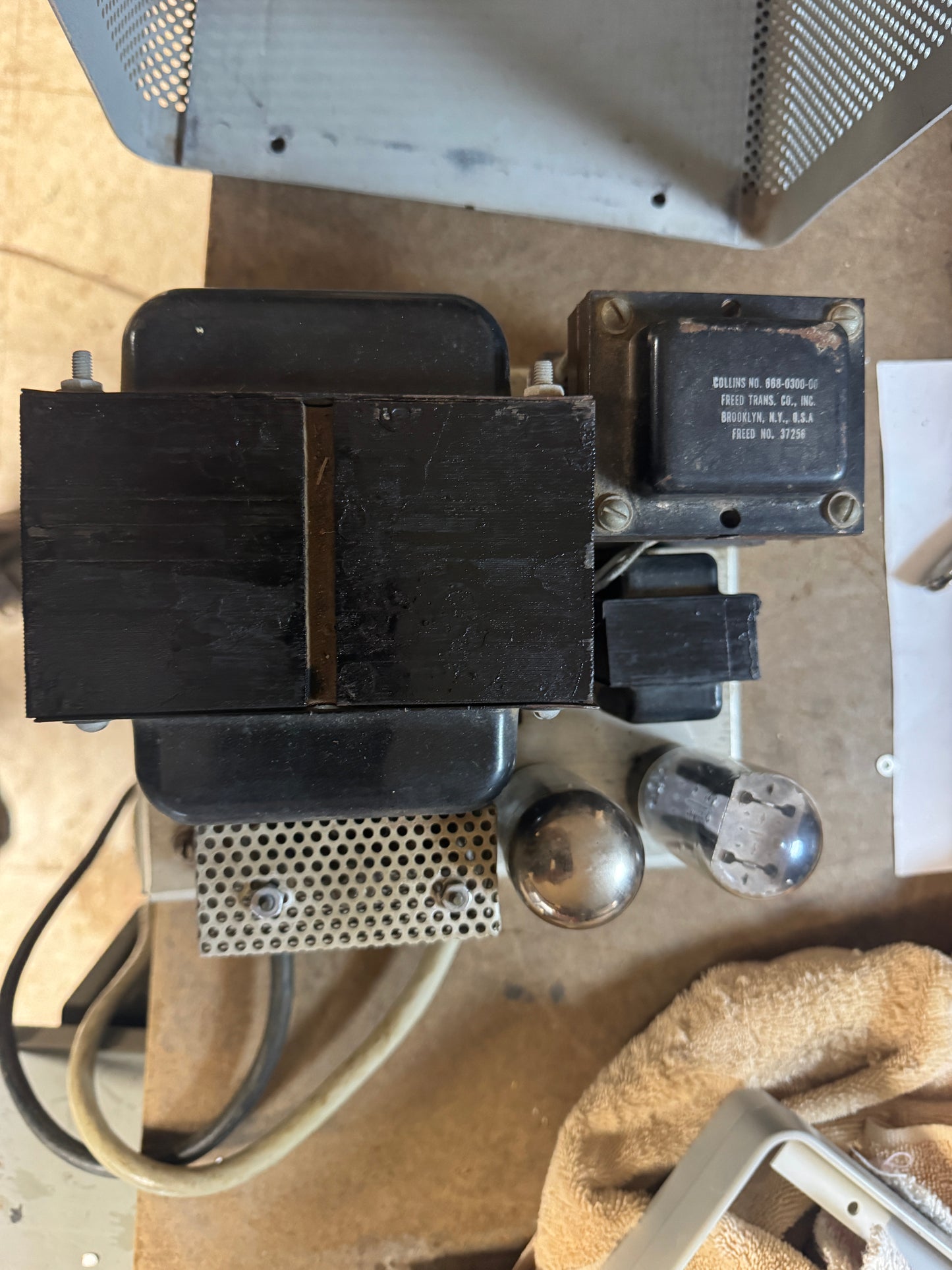 Collins 516-F2 Round emblem Power Supply