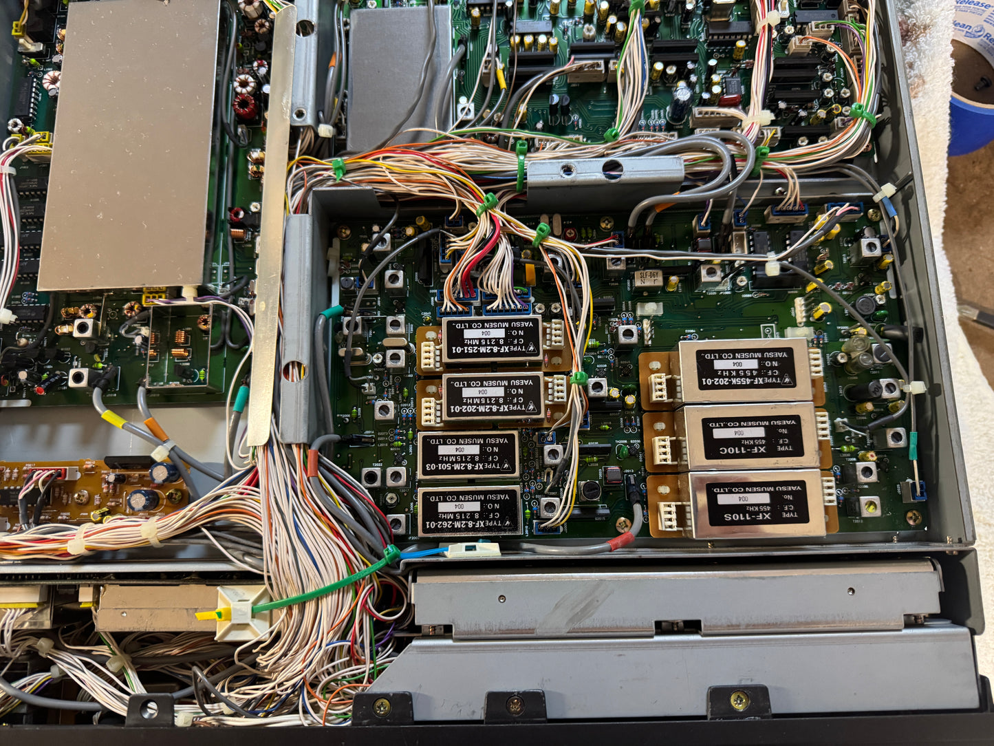 Yaesu FT-1000D and MD-1 Microphone