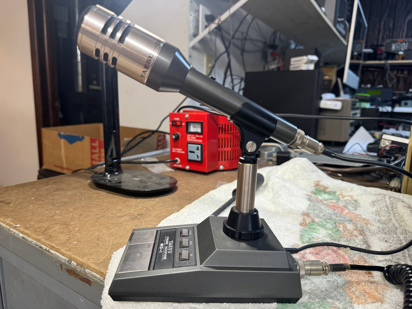 Yaesu FT-1000D and MD-1 Microphone