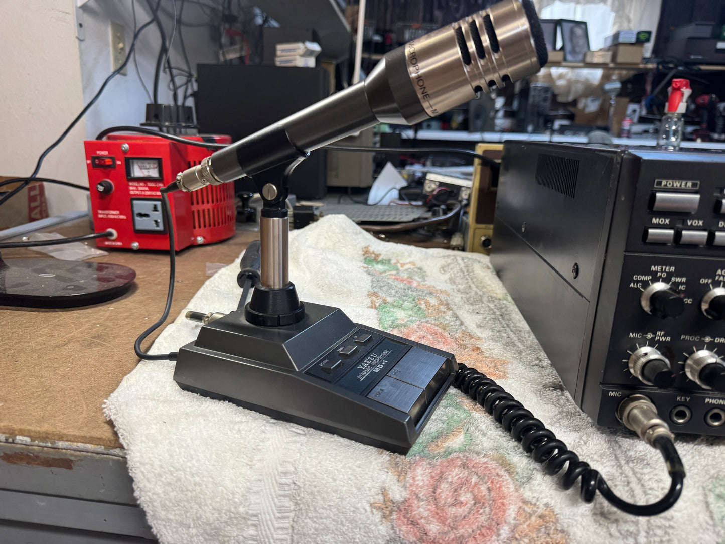 Yaesu FT-1000D and MD-1 Microphone