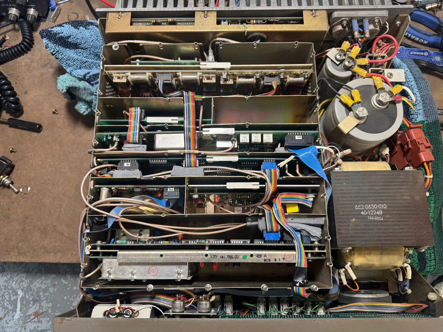 Collins HF-380 with Heil microphone and Key pad