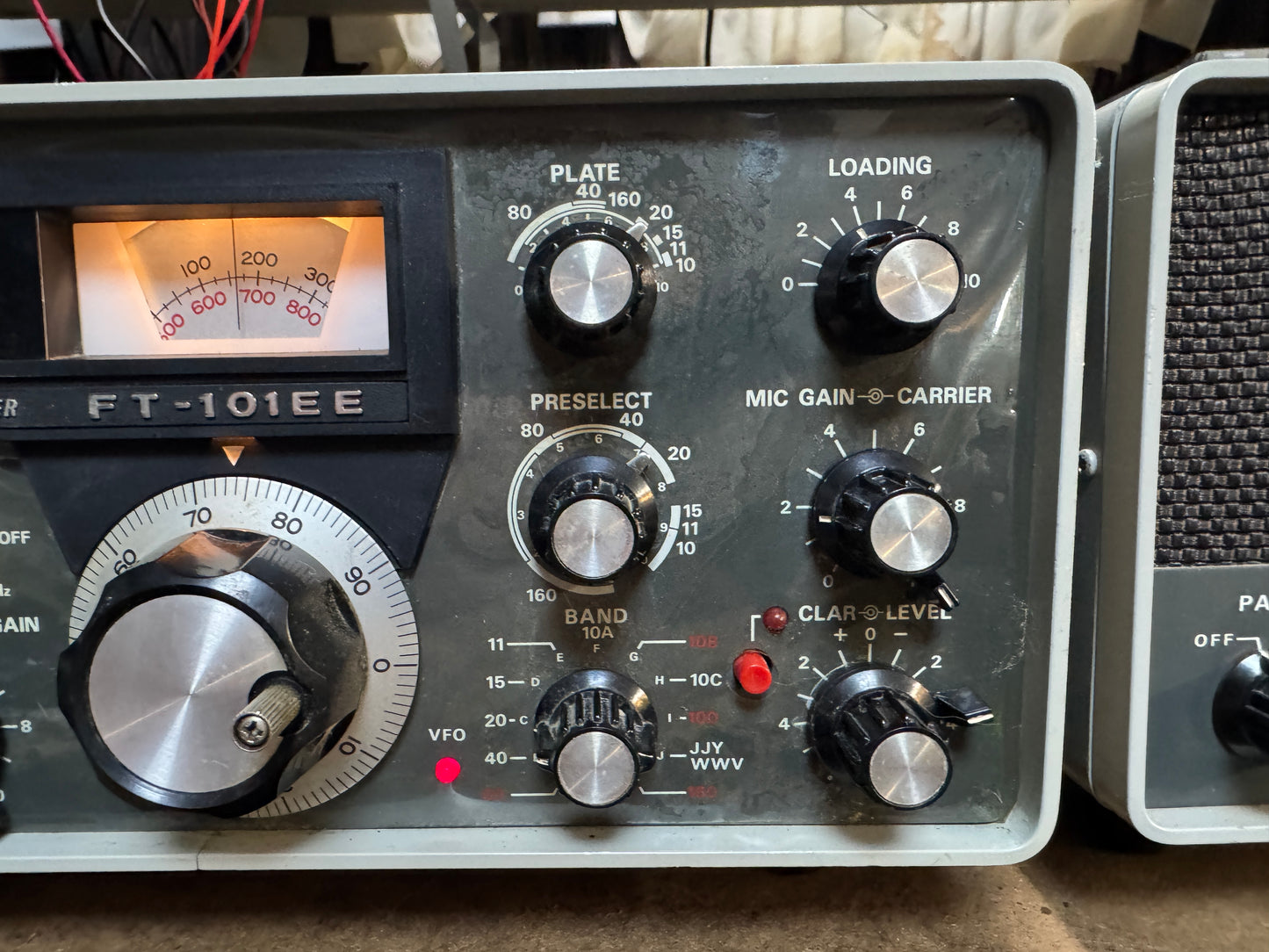 Yaesu FT-101EE with speaker/patch and D-104