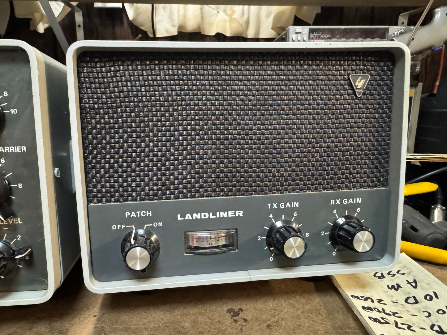 Yaesu FT-101EE with speaker/patch and D-104