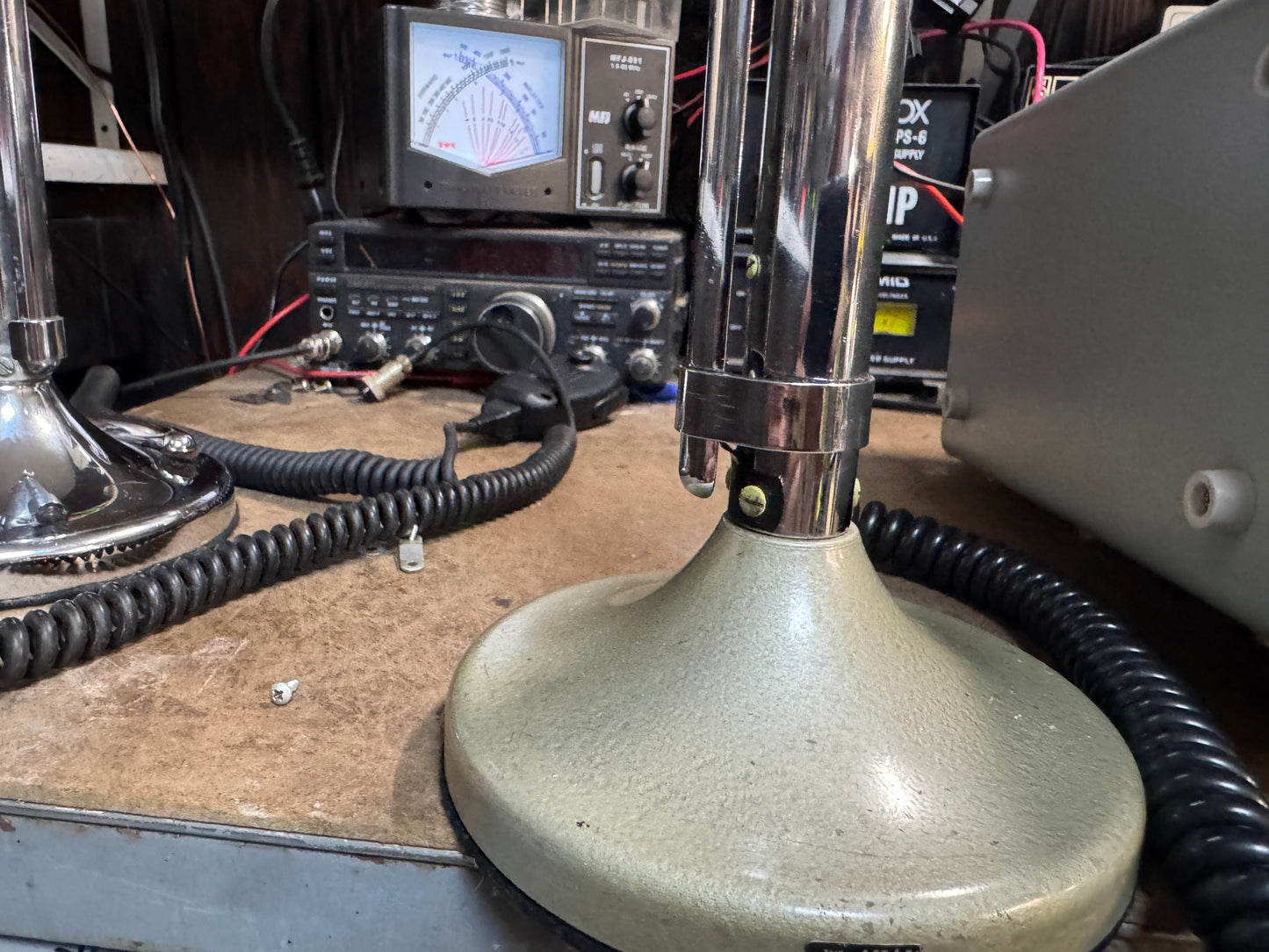 Yaesu FT-101EE with speaker/patch and D-104