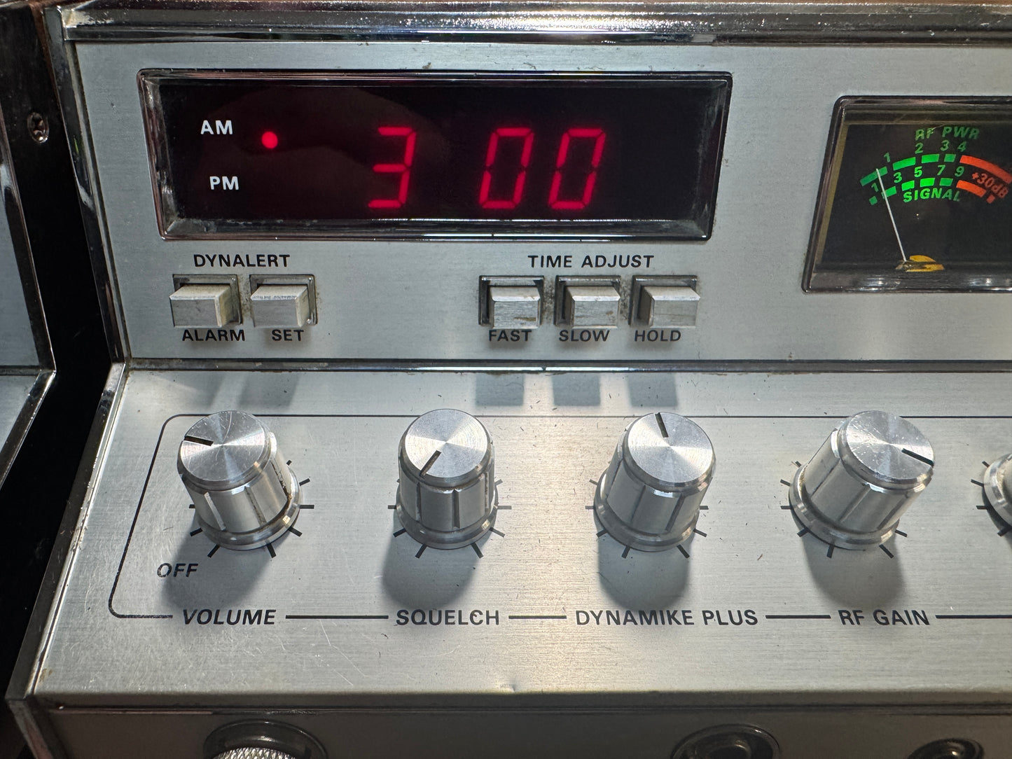Cobra 1000GTL with matching Speaker