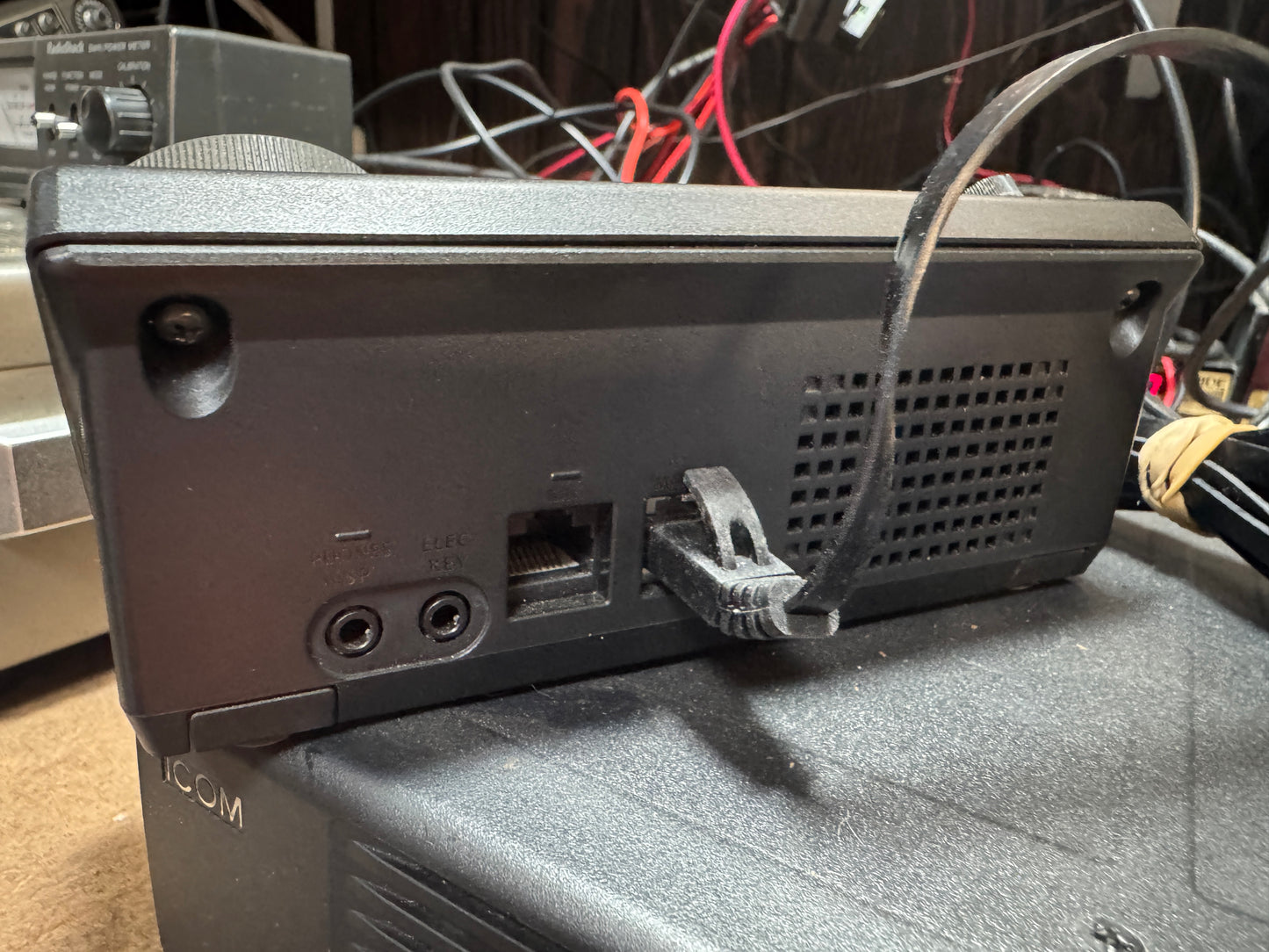Icom IC-7100 control head