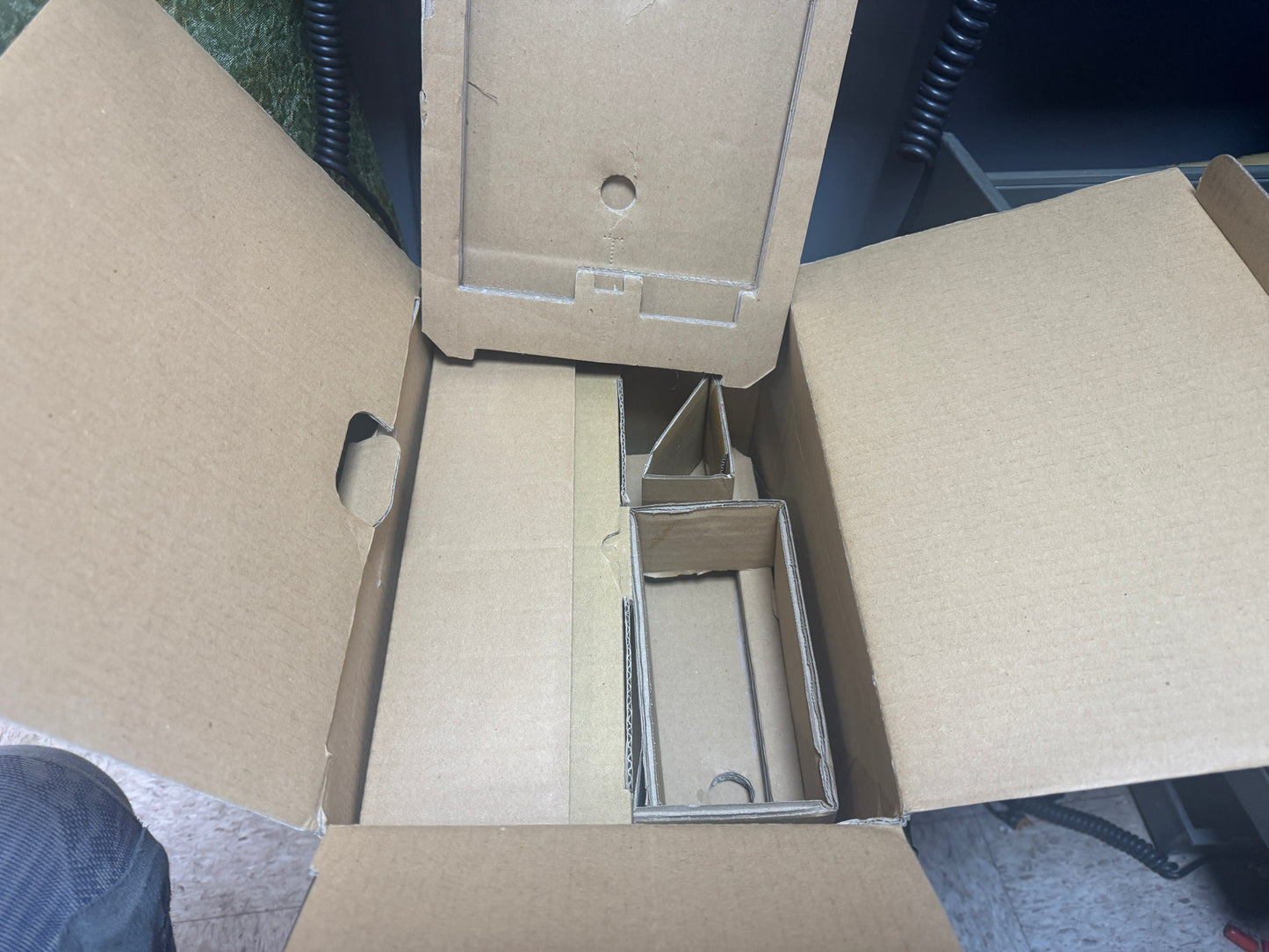 Icom IC-7100 Original Box and Goodie Bag