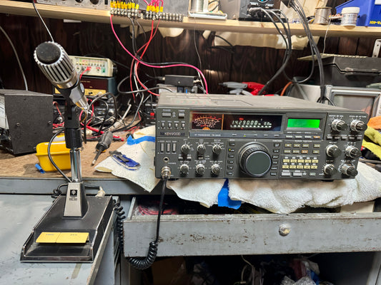 Kenwood TS-940SAT With MC-50 in used HAM Radio Equipment